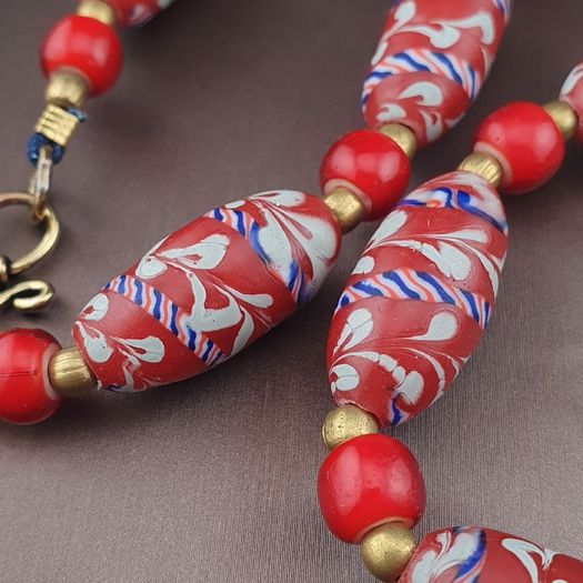 Antique Venetian Style Feather Desgin & Venetian Red WhiteHeart Glass Beads Necklace