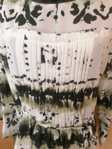 Women's Blouse NWT SIZE 16