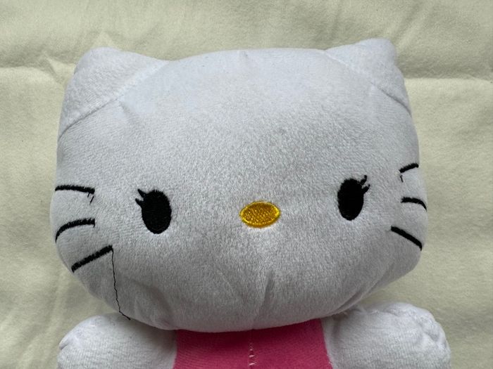 Sanrio Hello Kitty Plush Used Please look at the pictures