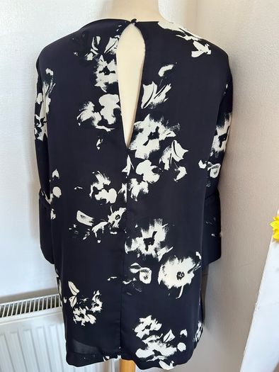 Ladies H&M Bell Sleeve Blouse