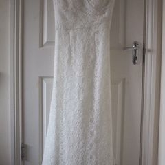 Size M / 12 Ivory Lace Wedding Dress