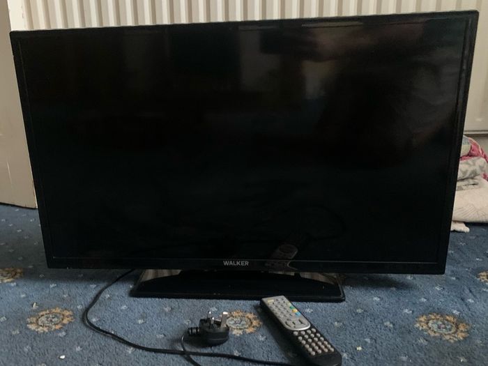 Walker 32 inch TV