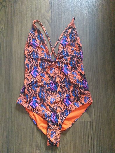 women swimming