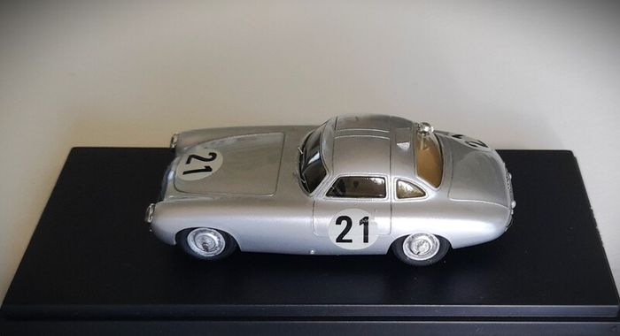 Diecast Model Le Mans Winning Mercedes-Benz - pinKo by Gamma Models  1:43