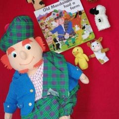 Old Mac Donald Soft Toy, 6 Finger Puppets & Board Book