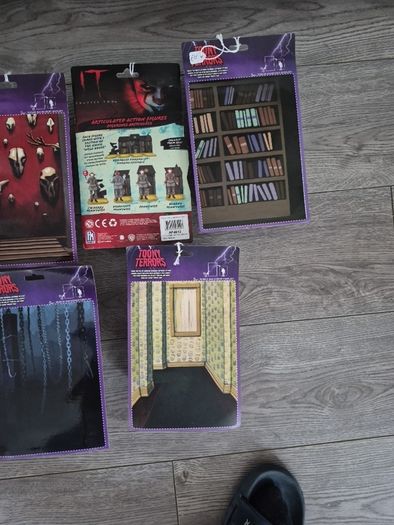 neca tooney horrors figs,pennywise,leather face, sam,pinhead grade twins