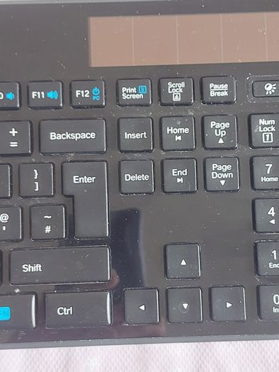 Logitech Wireless Solar Keyboard K750, excellent cosmetic condition, without  tiny Logitech Unifying receiver