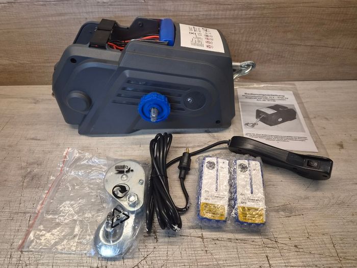 Berger + Schroter 12V Premium Cable Winch with radio remote control