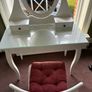 makeup table + chair Image 5