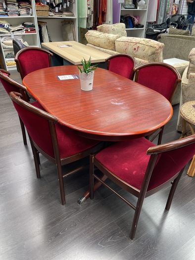 table and 6 chairs