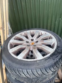 Land Rover alloys
