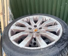 Land Rover alloys