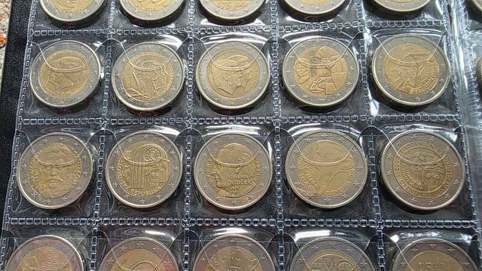 2 euro coins