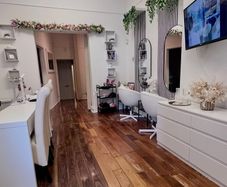 Beauty Room & Nail Desk Available for Rent
