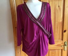 Savoir Ladies Plum Stretchy Sequin beaded top size 24 Includes postage