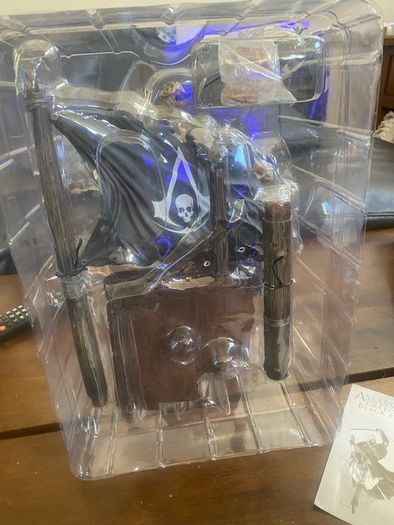 assasins creed figure black flag