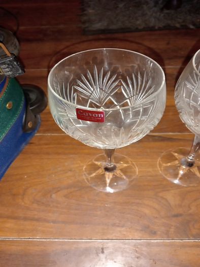 2 cavan crystal wine glasses