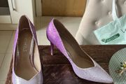 New Head over Heels Size 6