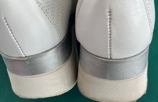 Ladies PITILLOS Winter white / cream wedged SOFT LEATHER Shoes boots Size 39 Uk 6. High Quality.  In really super condition
