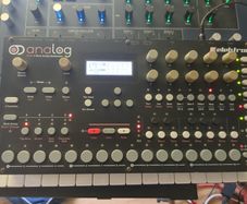 Elektron analog four