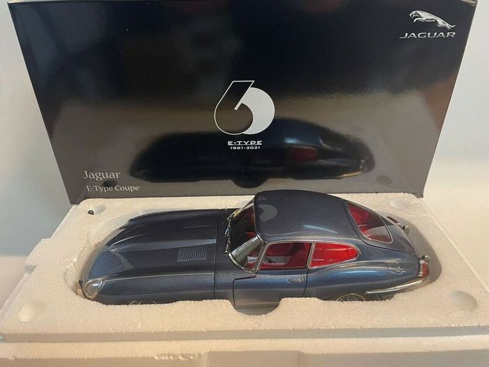 Jaguar E-Type Coupe 1961 Kyosho New In Box 1/18