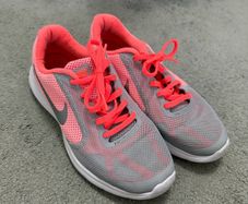 Nike Lightweight Grey & Pink Mesh Running Shoes - Coral Accent Athletic Trainers