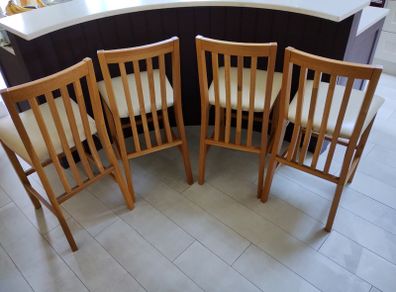 4 High Stools