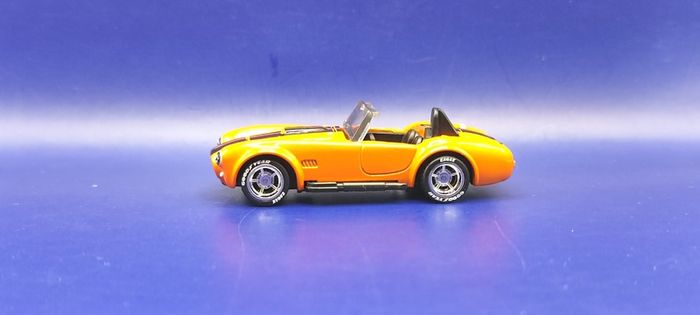 Matchbox Super Chase 1967 Shelby Cobra 427 with custom wheels, mint.