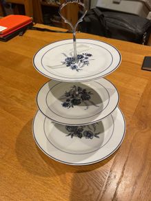 cake stand