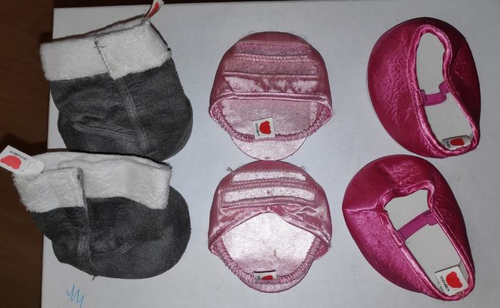 Design-A-Bear 3 pairs of footwear, dressing gown, winter hat & gloves, 2 party bags