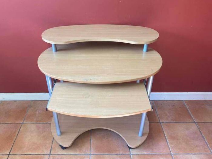 Mobile 3 Tier Computer Desk w/ Pull Out Tray & Wheels