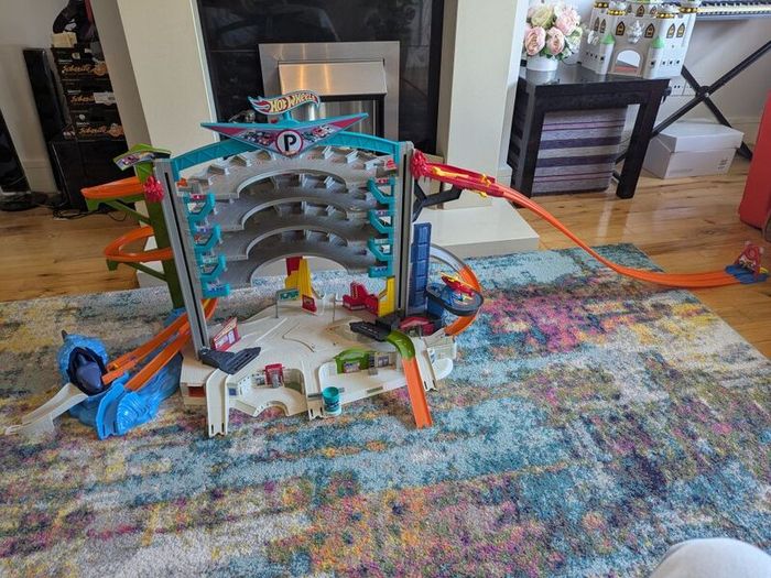 2015 Hotwheels Ultimate Garage Playset