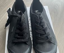 Rocket Dog Black Runners - Size 7