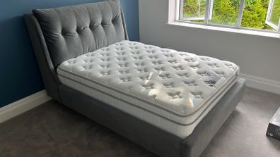 Double bed frame