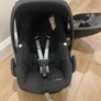 Maxi Cosi Carseat and Base Image 4