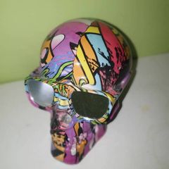graffiti-style skull ornament