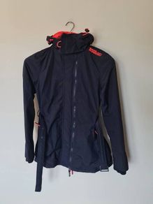 Superdry the windmac jacket Size medium ptp 18" black with belt in excellent condition