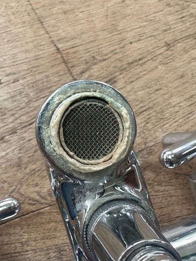 chrome bath taps