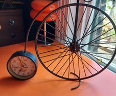 Vintage Iron Art Bicycle Clock