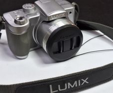 Panasonic Lumix DMC-FZ4 4.0MP Digital Bridge Camera with 12x Optical Zoom Leica Lens (Pre-owned, Silver)