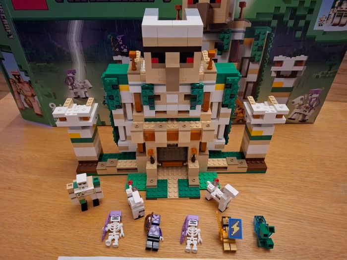 Lego 21250 Minecraft Iron Golem Fortress