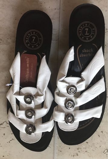 Flip flops new size 7
