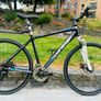 Lightweight aluminium Boardman MX Hybrid Bike Image 7