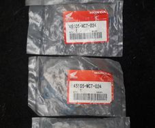Honda brake pads x 4 ( 2 sets)