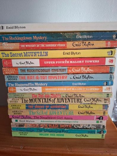 Assorted vintage Enid Blyton paperbacks