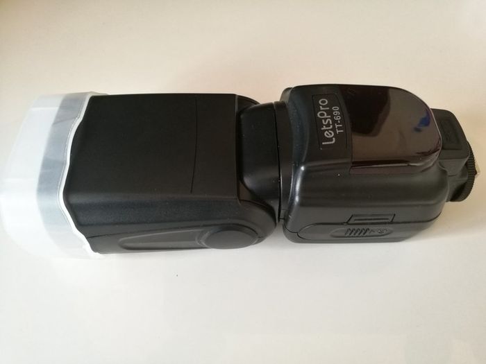 Nikon D3300 + 4 lens + light and flash+ tripods+backpac+ remuter