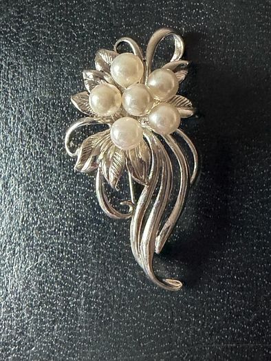 brooch