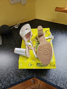 Ladies sandals