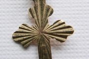 9K Yellow Gold 375 small Cross Crucifix Charm Necklace Pendant 0,17g