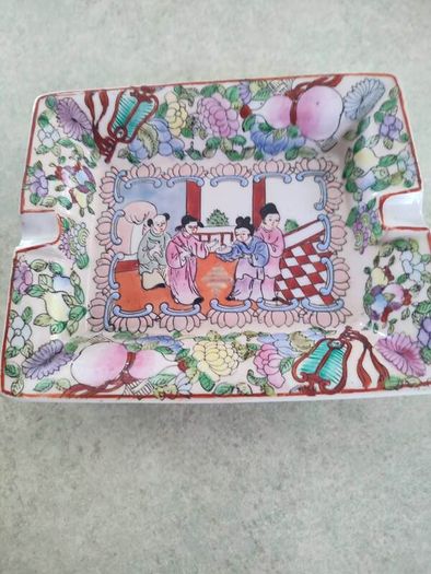 Old Chinese famille 1920 rectangular cigar ashtray stamped
